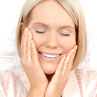 The cleanser transforms into a creamy texture, dissolving makeup & oils